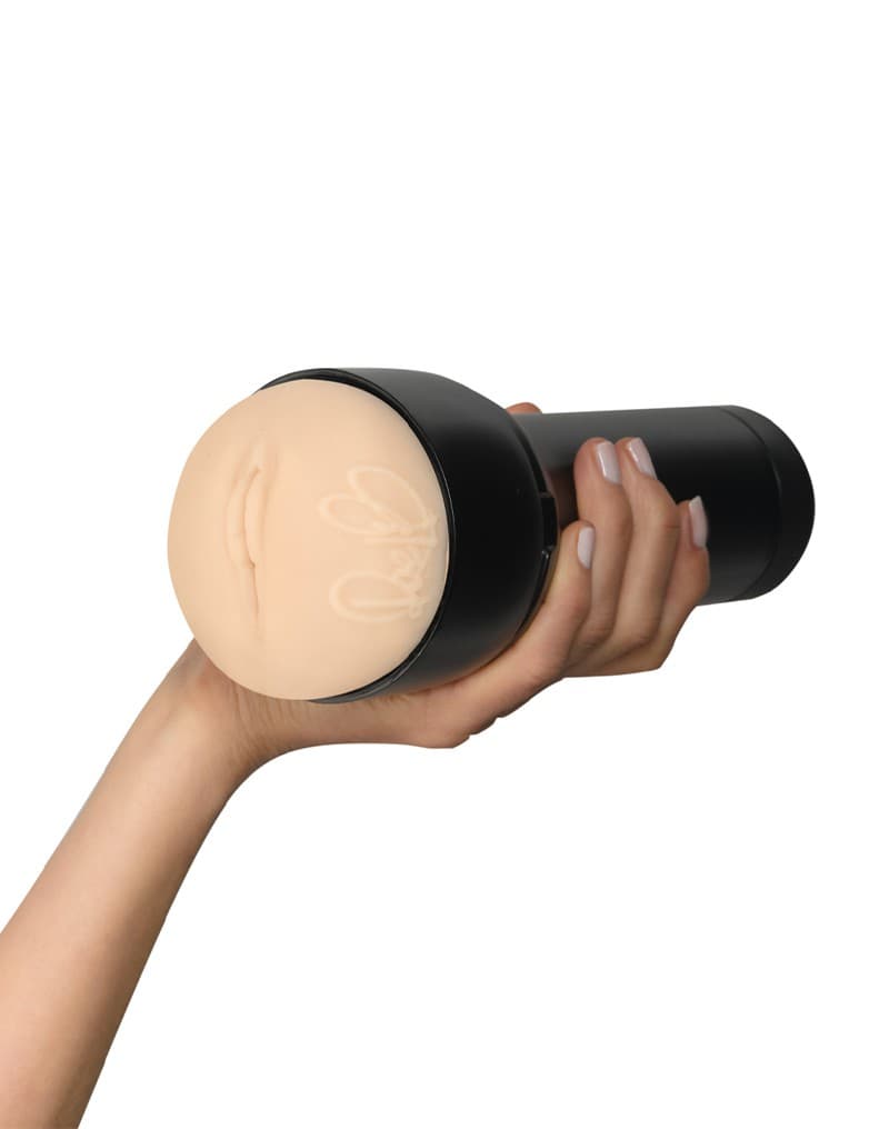 Kiiroo - FeelStar Stroker - Rae Lil Black 6